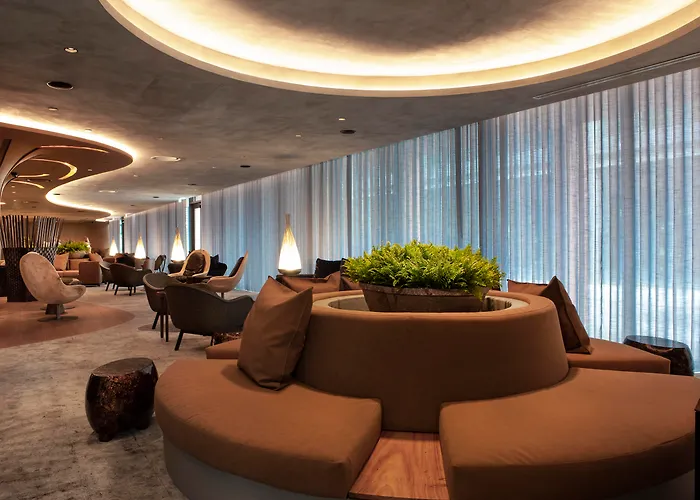 De Gaia, Autograph Collection 5*