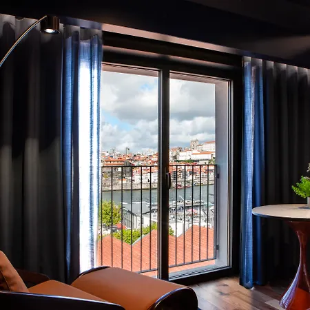 De Gaia, Autograph Collection