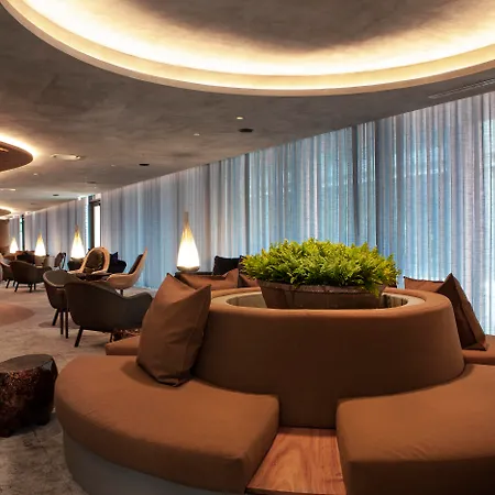 De Gaia, Autograph Collection 5*