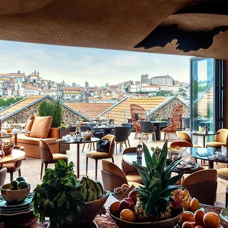 De Gaia, Autograph Collection 5*