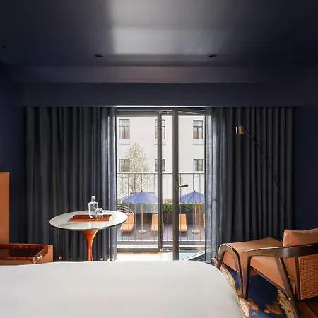 De Gaia, Autograph Collection 5*