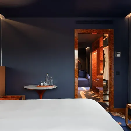 De Gaia, Autograph Collection