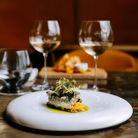 De Gaia, Autograph Collection