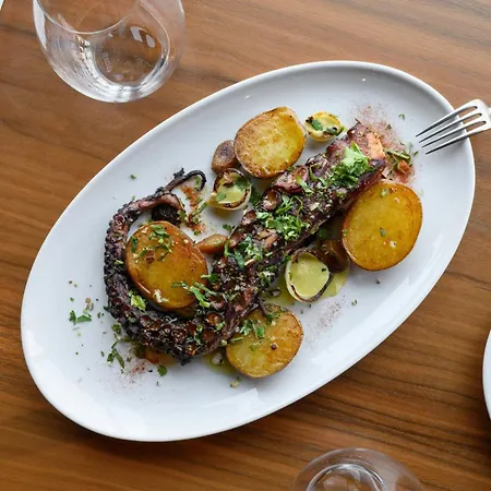 De Gaia, Autograph Collection 5*