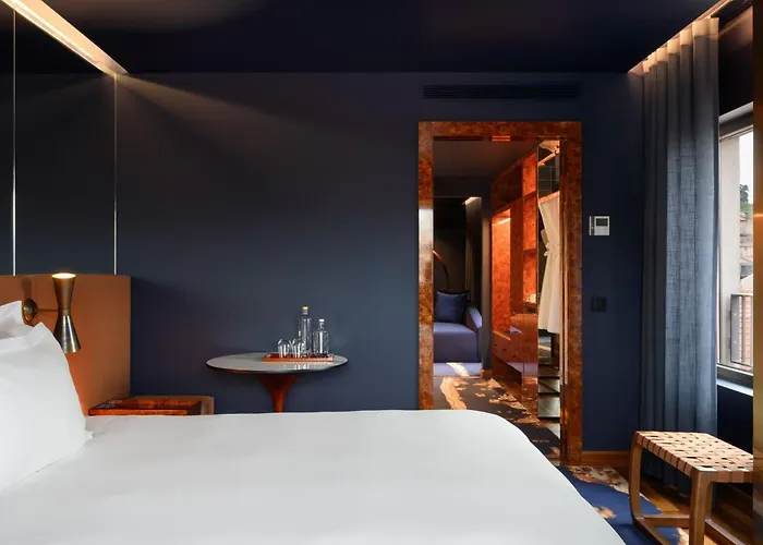 De Gaia, Autograph Collection